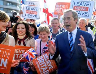 Leave supporters march through London