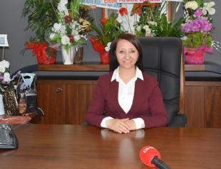 Angered by mobbing, woman becomes mayor after defeating former boss