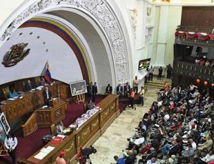 Venezuelas Guaido stripped of immunity