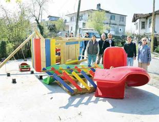Neighborhood head dismantles children’s park in rage over losing election