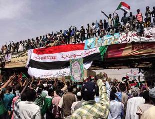 World urges smooth transition in Sudan