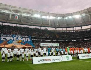 Beşiktaş rout Turkish Super Leauge leader Medipol Başakşehir 2-1