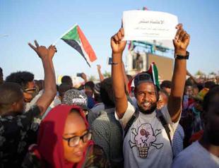 Sudan protesters present demands to military in talks