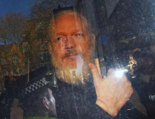 Ecuador president defends Assange asylum withdrawal