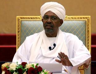 Sudans Bashir moved to prison as protesters rally