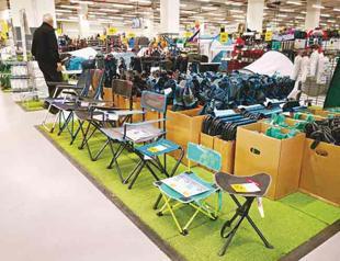 Turks pitch tents for budget-friendly vacations