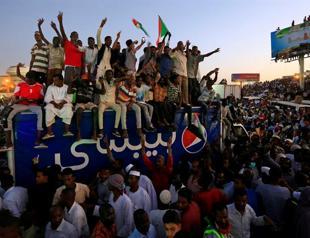 Sudan military warns against road blocks as protests continue