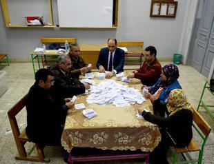 Egypt voters approve referendum extending presidents rule