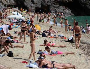 Turkeys tourism income hits $4.63 billion in Q1