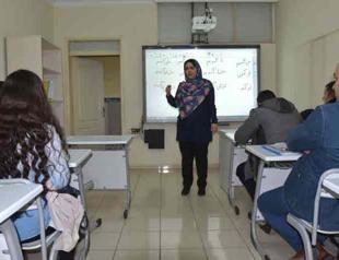 Shop owners in eastern Van province learn Persian to welcome Iranian tourists