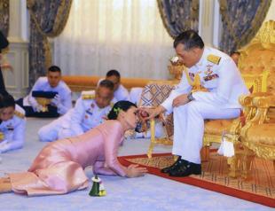 Thai king marries his bodyguard