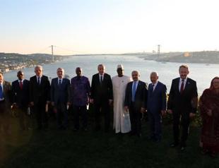 Erdoğan hosts dinner for foreign officials