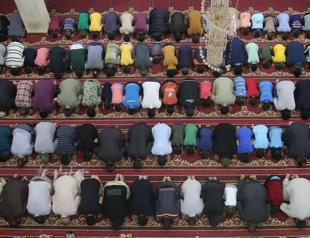 Muslims start observing holy month of Ramadan