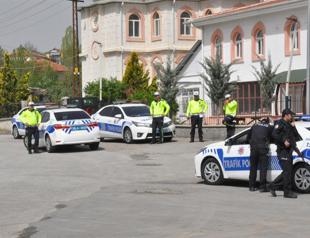 Police officer killed by driver trying to skirt checkpoint