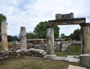 Sanctuary’s pillars will stand again in ancient city