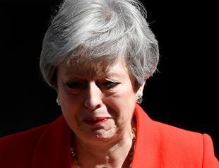 UKs May quits as party leader, starting succession race