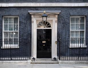 Contest to replace May as British prime minister heats up