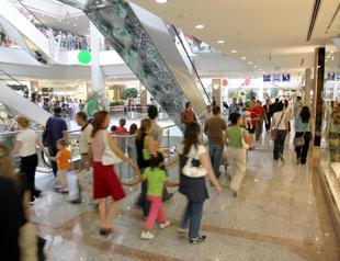 Shopping mall visits to hit 2 billion this year