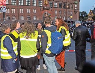 Danish ‘yellow vests’ guard Muslim fast-breakers against far-right extremists