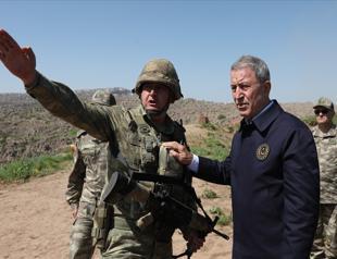 Defense minister vows to eliminate terrorists in N Iraq