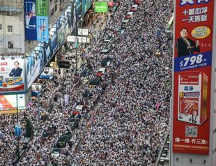 Big march in Hong Kong to protest extradition bill