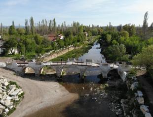 Roman tradition of boats to resume in ancient city