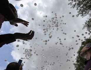 Balloons take to skies worldwide for Idlib, Syria