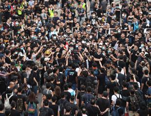 Massive demonstration chokes Hong Kong as extradition anger boils