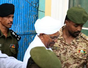 Sudans Bashir in 1st appearance since April