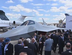 Turkeys first fighter jet makes debut in Paris
