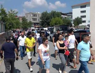 School in Istanbul’s Avcılar district packed with voters
