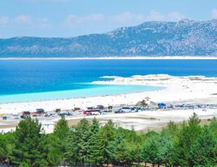 Artificial pond by ‘Turkey’s Maldives’ stirs controversy