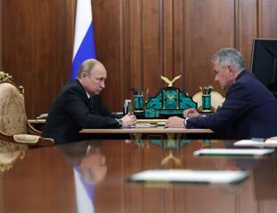 Russia, after three days, says submarine hit by fire was nuclear-powered