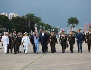 Venezuela government, opposition to resume talks in Barbados