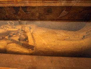 Tutankhamun golden coffin under restoration for the first time