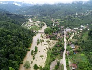 Womans body recovered after flash floods in NW Turkey