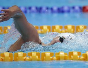 Ledecky withdrews from world 1,500m free final, 200m heats