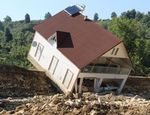 More bodies found after flood hit Düzce in northwest