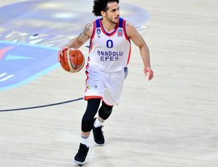 Shane Larkin stays with Anadolu Efes