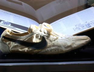 Nike shoes sell for record price