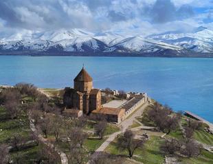 Virtual tour in millennia-old Akdamar Church