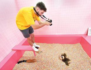 Budapest selfie museum a hit with Instagram generation