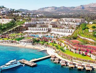 Fake hotel website fraudsters arrested