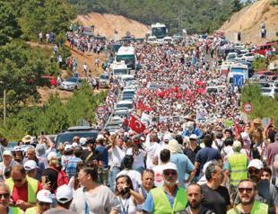 Thousands march against planned gold mine in Kaz Mountains