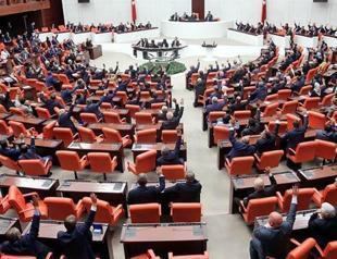 Political parties urge FETÖ leader extradition