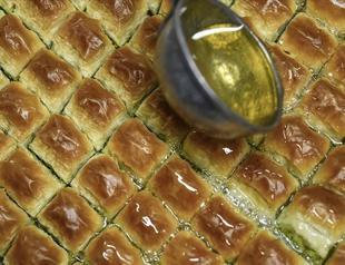 Gaziantep baklava makers busy due to Eid