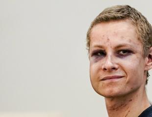 Suspect in Norway mosque attack smirks in court appearance