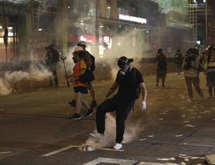 Trump ties China trade deal to humane Hong Kong resolution