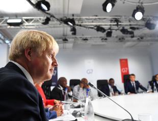 Johnson acknowledges touch and go prospects for Brexit deal