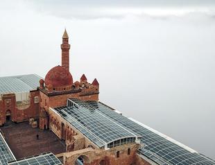 An Ottoman palace in Anatolia: İshak Paşa